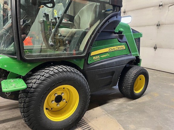 2019 John Deere 1585 Mower/Front Deck