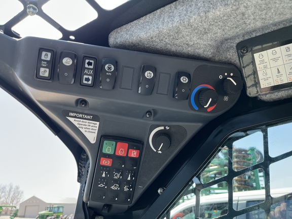2024 John Deere 324G Skid Steer Loader