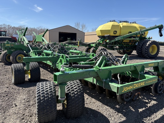 2019 John Deere 1890 Air Seeder