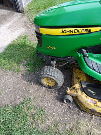 2006 John Deere X324 Garden Tractor