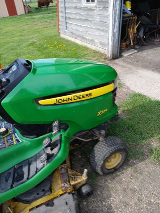 2006 John Deere X324 Garden Tractor