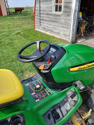 2006 John Deere X324 Garden Tractor