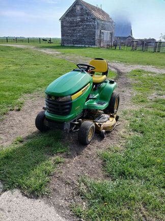2006 John Deere X324 Garden Tractor