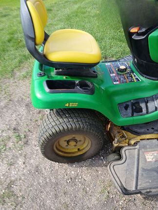 2006 John Deere X324 Garden Tractor