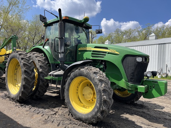 2004 John Deere 7920 Tractor