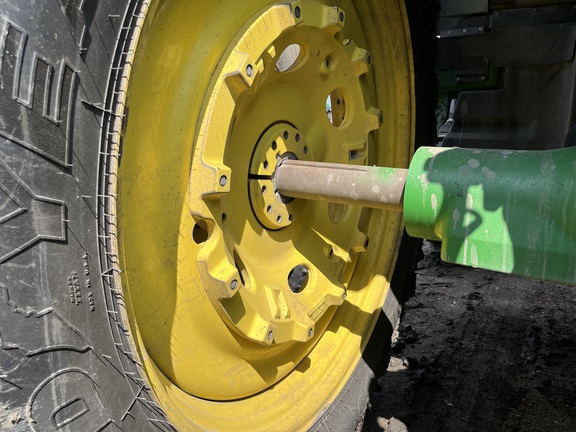2004 John Deere 7920 Tractor