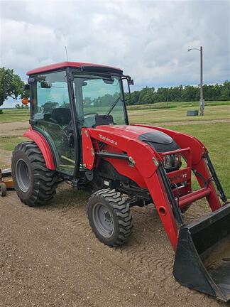 2016 Mahindra 1538 Tractor