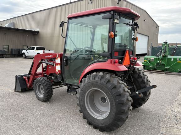 2016 Mahindra 1538 Tractor