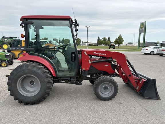 2016 Mahindra 1538 Tractor