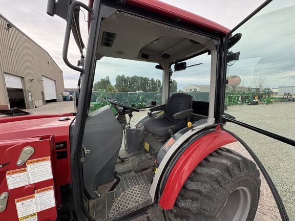 2016 Mahindra 1538 Tractor