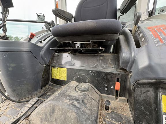 2016 Mahindra 1538 Tractor