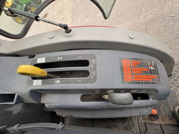 2016 Mahindra 1538 Tractor