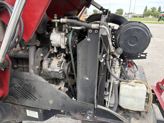 2016 Mahindra 1538 Tractor
