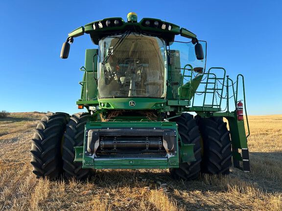 2023 John Deere S790 Combine