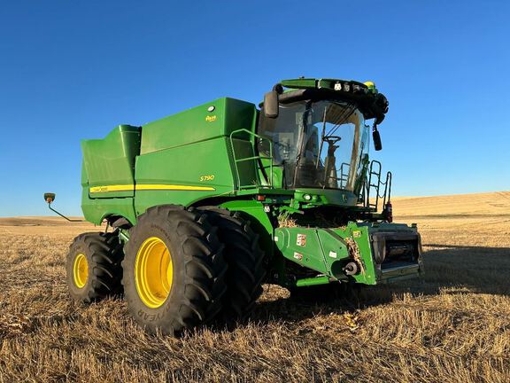 2023 John Deere S790 Combine