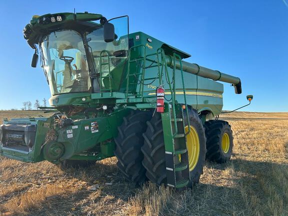 2023 John Deere S790 Combine