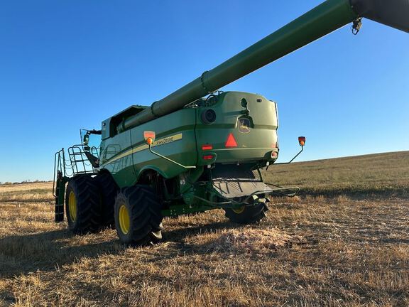 2023 John Deere S790 Combine