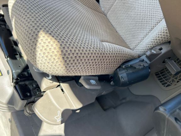 2023 John Deere 6R 195 Tractor