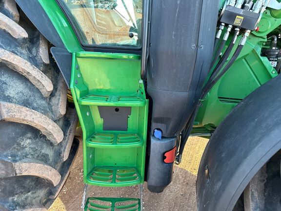 2023 John Deere 6R 195 Tractor