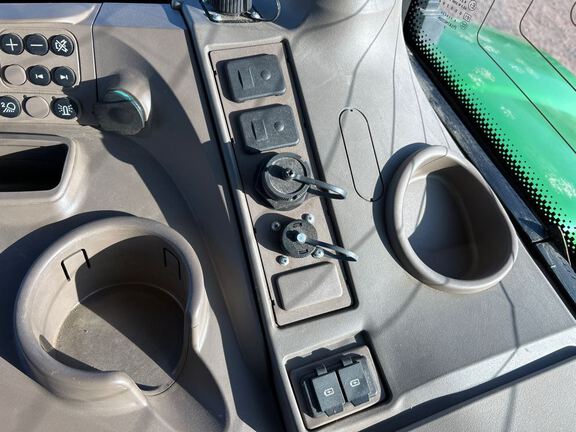 2023 John Deere 6R 195 Tractor