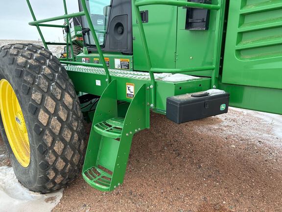 2013 John Deere R450 Windrower