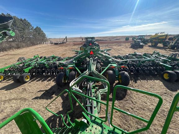 2024 John Deere N560F-C850 Air Seeder