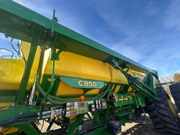 2024 John Deere N560F-C850 Air Seeder