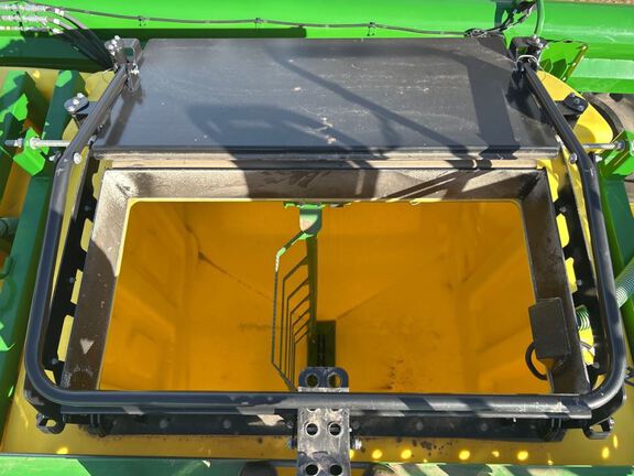 2024 John Deere N560F-C850 Air Seeder