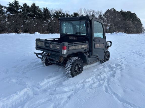 2022 John Deere XUV835M ATV