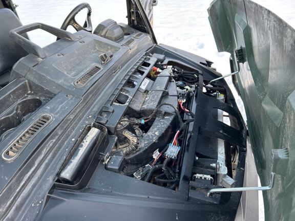 2022 John Deere XUV835M ATV