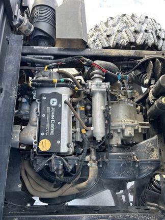 2022 John Deere XUV835M ATV