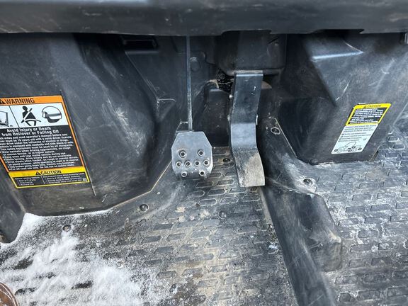 2022 John Deere XUV835M ATV