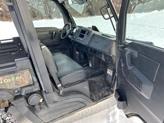 2022 John Deere XUV835M ATV