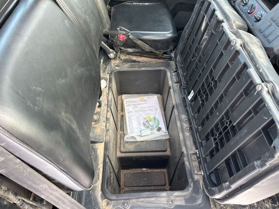 2022 John Deere XUV835M ATV