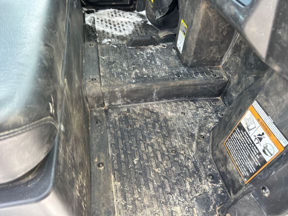 2022 John Deere XUV835M ATV