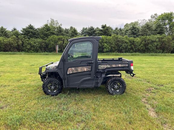 2022 John Deere XUV835M ATV