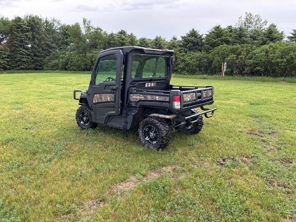 2022 John Deere XUV835M ATV