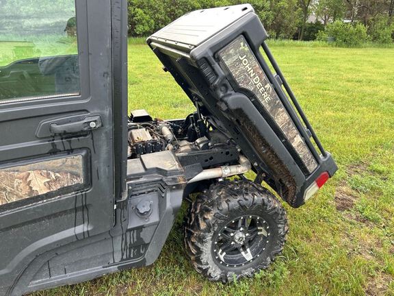2022 John Deere XUV835M ATV