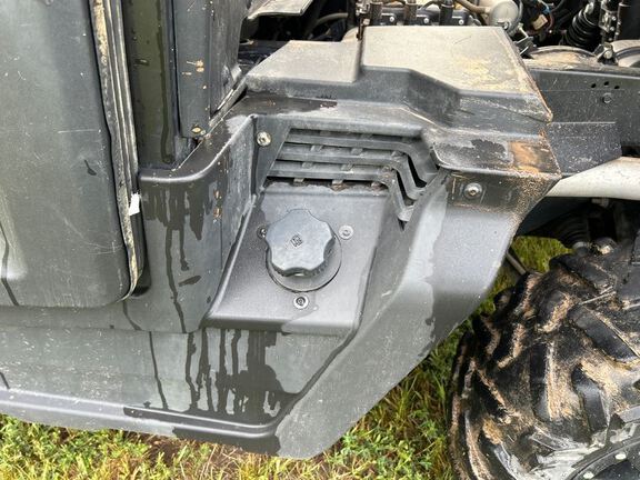 2022 John Deere XUV835M ATV