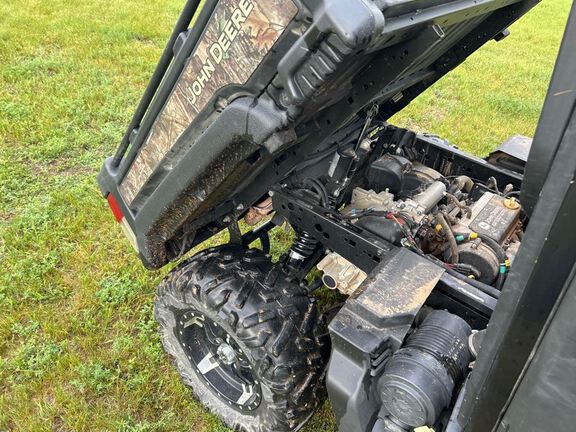 2022 John Deere XUV835M ATV