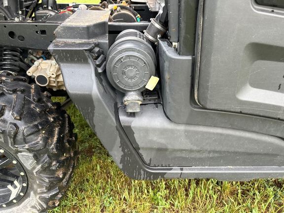 2022 John Deere XUV835M ATV