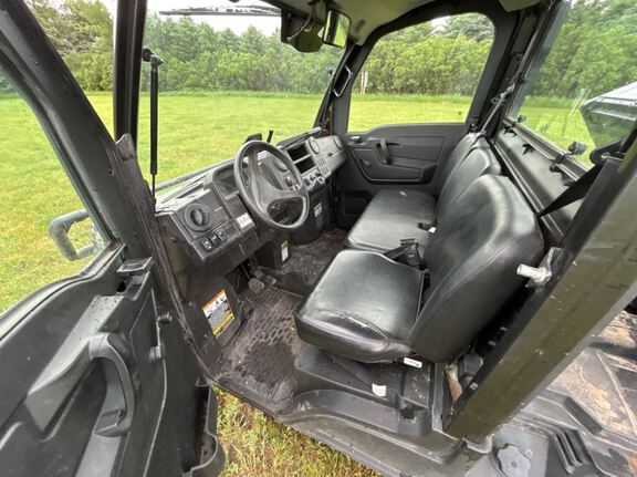 2022 John Deere XUV835M ATV
