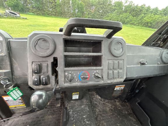 2022 John Deere XUV835M ATV