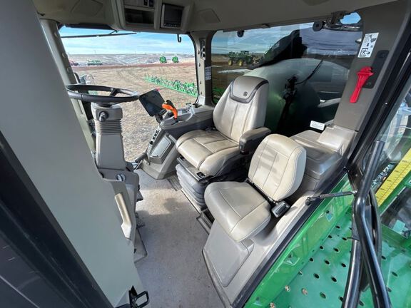 2024 John Deere 412R Sprayer/High Clearance