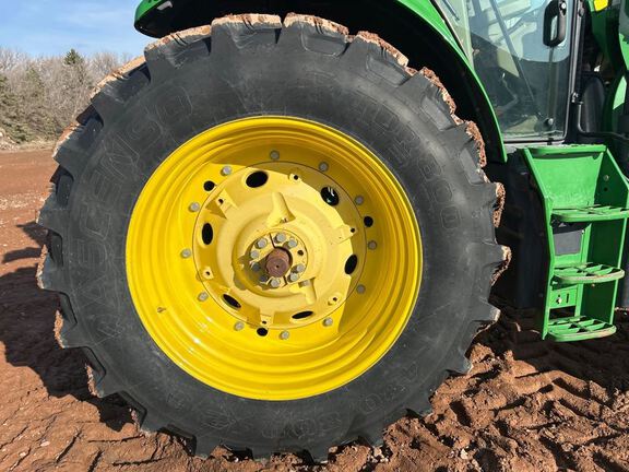 2014 John Deere 6140M Tractor