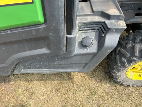 2020 John Deere 835R ATV