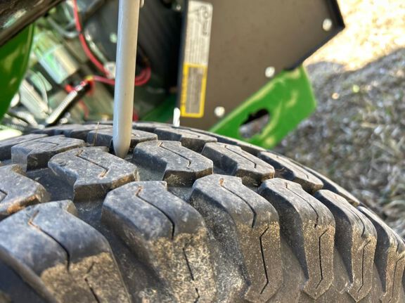 2023 John Deere Z970R Mower/Zero Turn