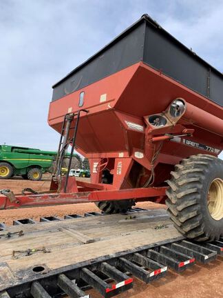 1995 Brent 772 Grain Cart