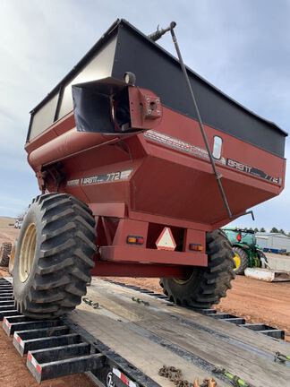 1995 Brent 772 Grain Cart