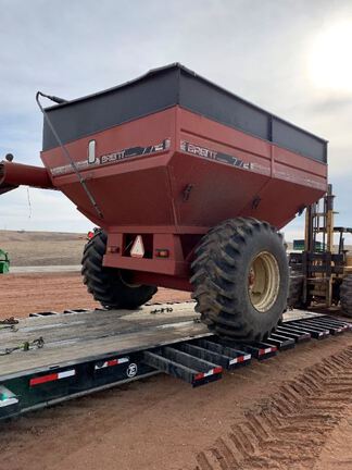 1995 Brent 772 Grain Cart